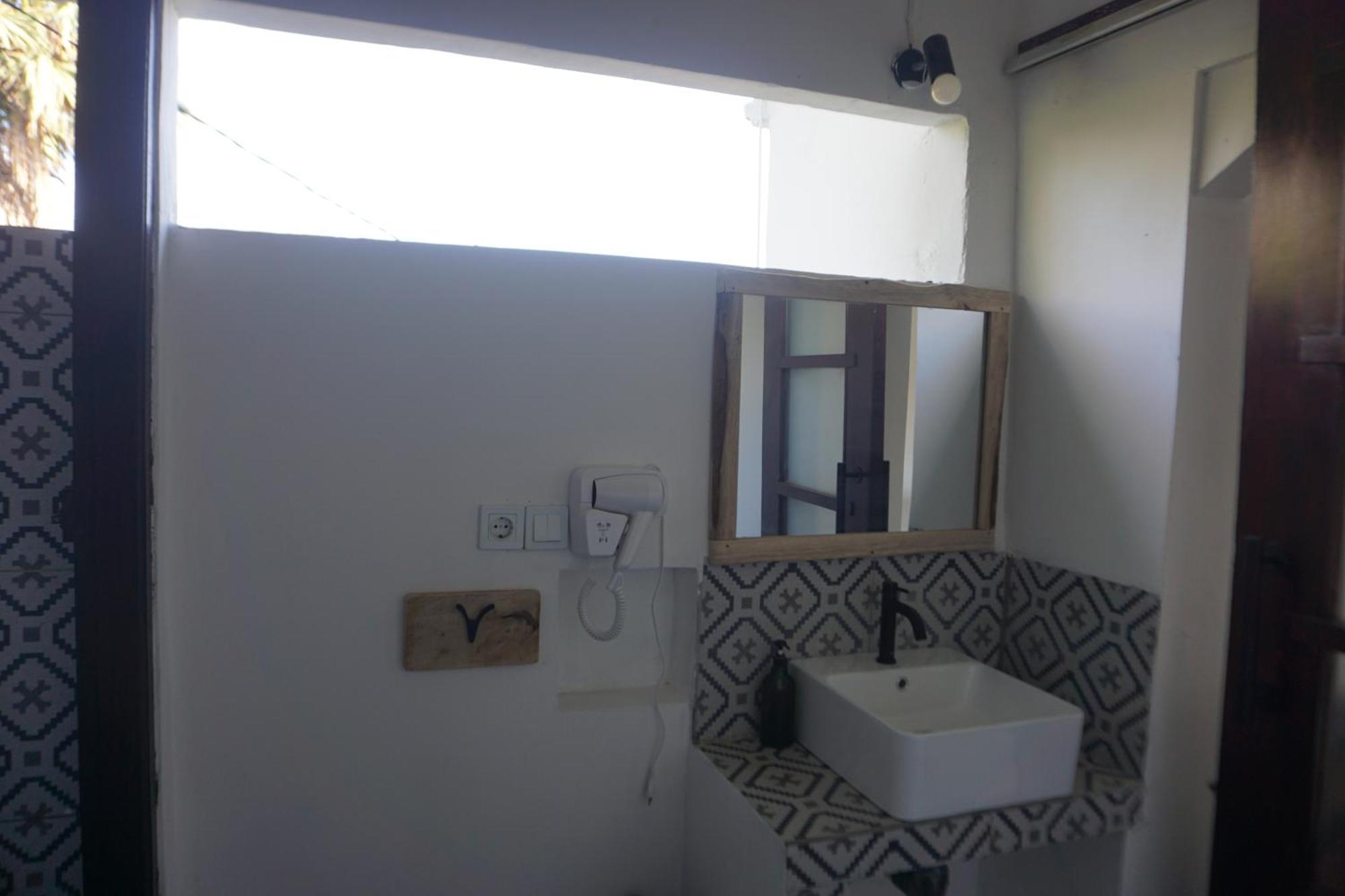 Black Sand Hostel Amed Luaran gambar
